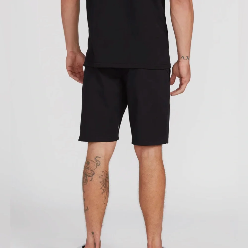 NWOT Men's Volcom True To‎ This 19